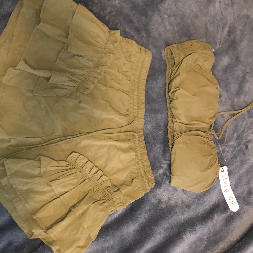 Story On, matching set comes together. Top is cropped, bottoms are shorts.
